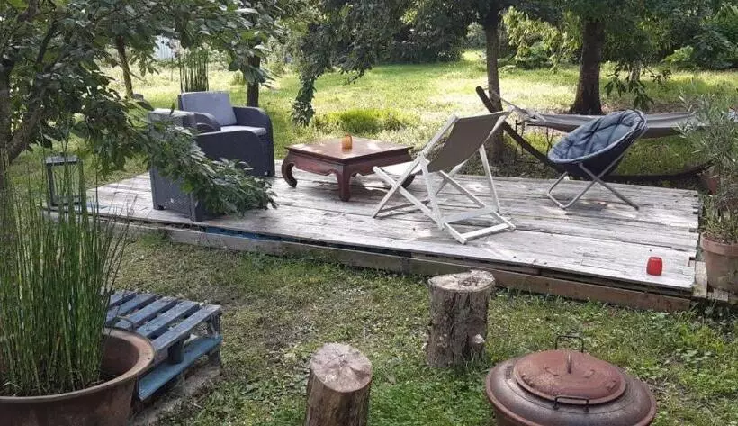 Aamiaismajoitus (B&B) Les Petites Mirabelles