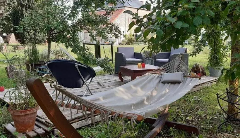 Aamiaismajoitus (B&B) Les Petites Mirabelles