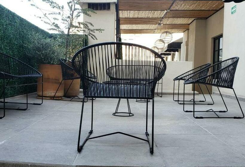 فندق Grand Isitia