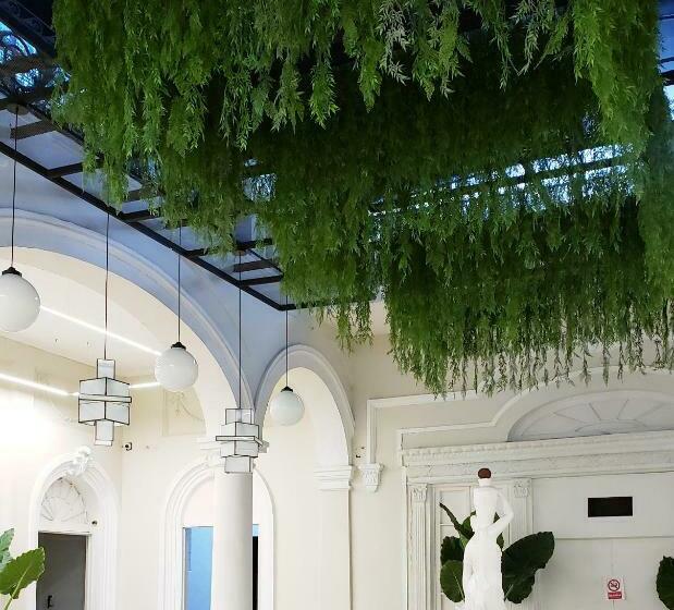 فندق Grand Isitia