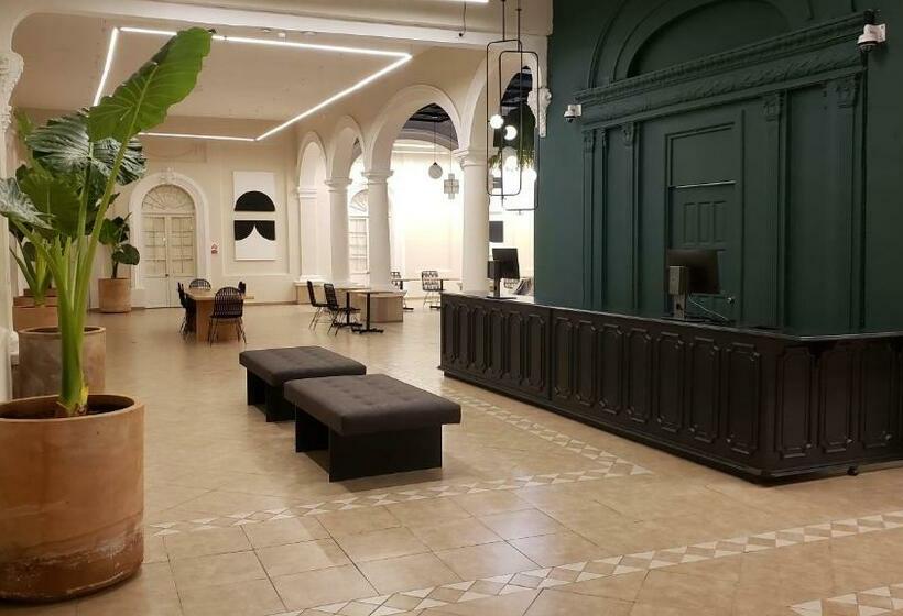 فندق Grand Isitia