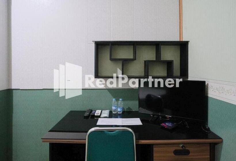 בית מלון כפרי Pondok Hijau Syariah Mitra Reddoorz At Citraland Surabaya