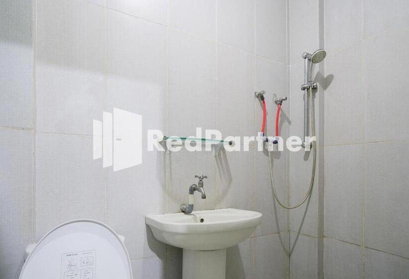 בית מלון כפרי Pondok Hijau Syariah Mitra Reddoorz At Citraland Surabaya