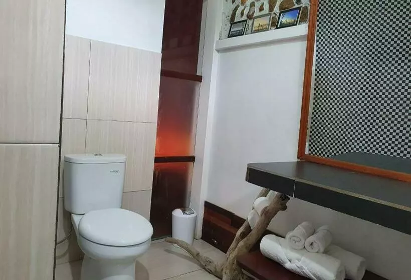 Majatalo Amban Beach House