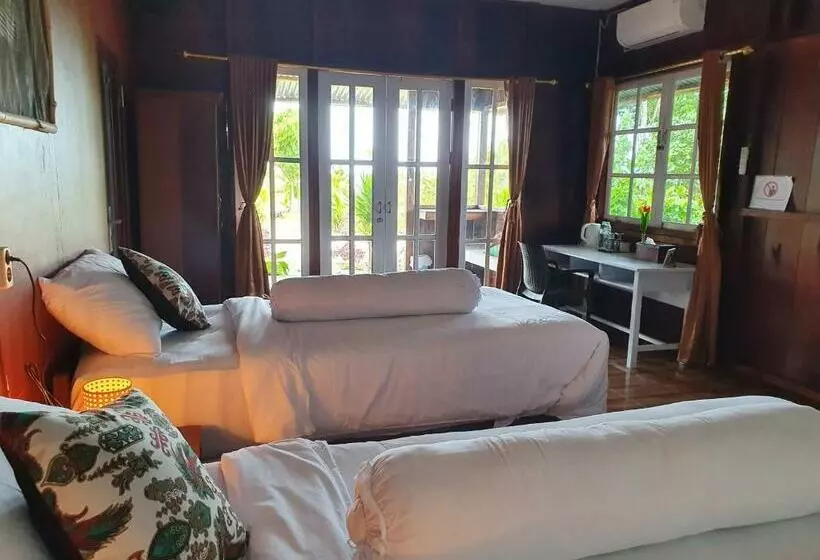 Majatalo Amban Beach House