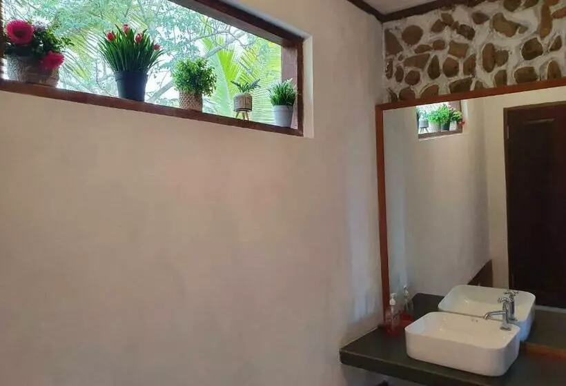 Majatalo Amban Beach House