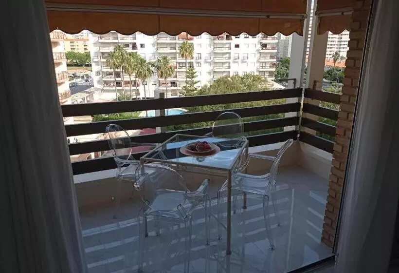 Tres Delfines Solo Familias Serviplaya