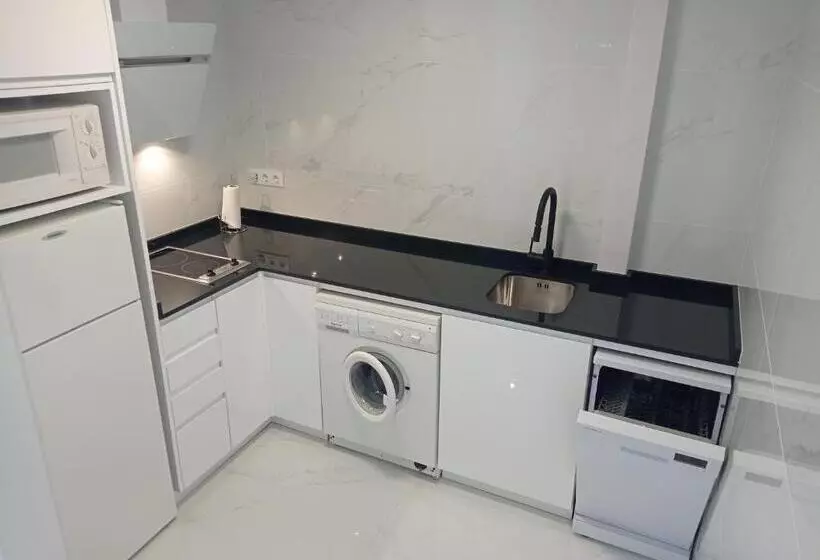 Tres Delfines Solo Familias Serviplaya