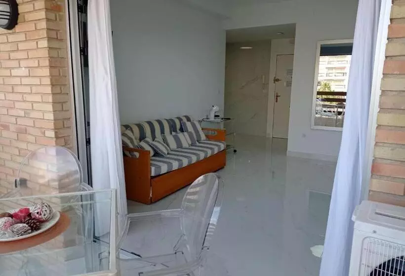 Tres Delfines Solo Familias Serviplaya