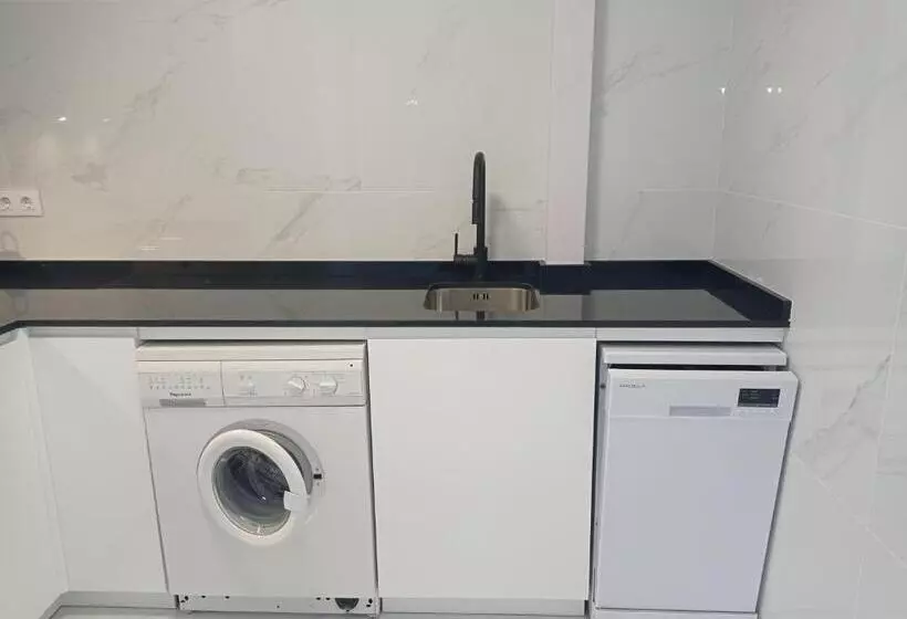 Tres Delfines Solo Familias Serviplaya