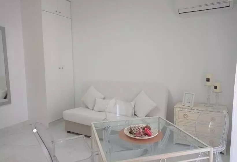 Tres Delfines Solo Familias Serviplaya