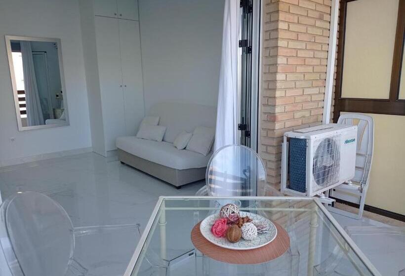 Tres Delfines Solo Familias Serviplaya