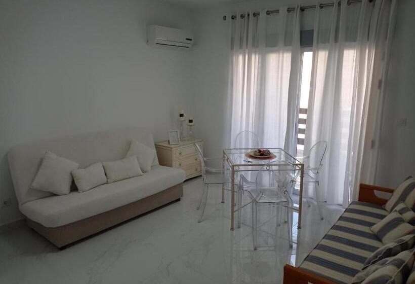 Tres Delfines Solo Familias Serviplaya