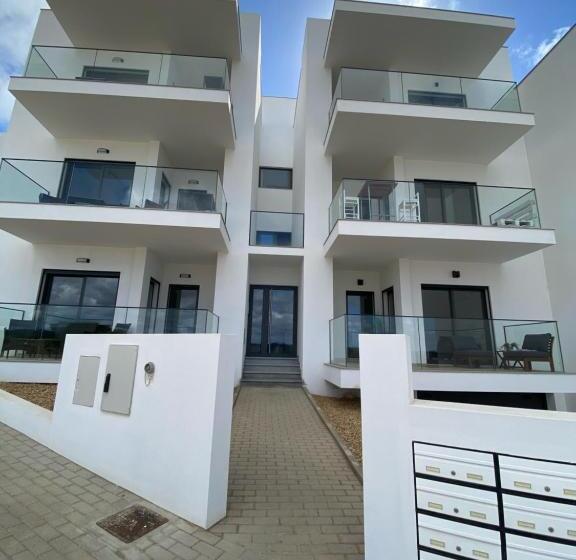 A Gaivota   Walking Distance To Monte Clerigo And Amoreira Beaches