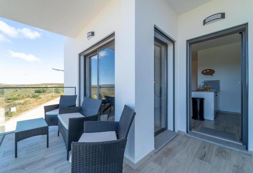 A Gaivota   Walking Distance To Monte Clerigo And Amoreira Beaches