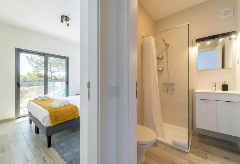 A Gaivota   Walking Distance To Monte Clerigo And Amoreira Beaches