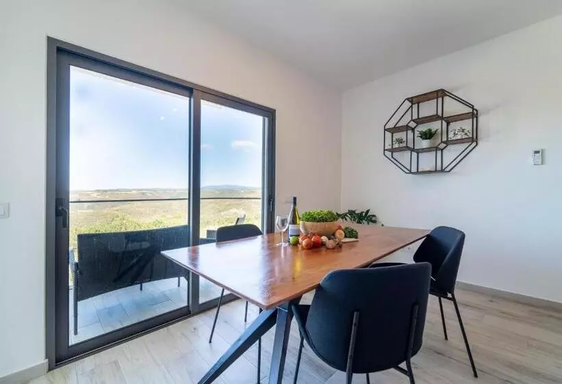 A Gaivota   Walking Distance To Monte Clerigo And Amoreira Beaches