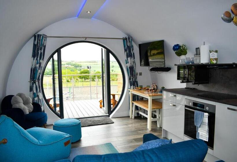 Derecroft Glamping Luxury Lodgepods