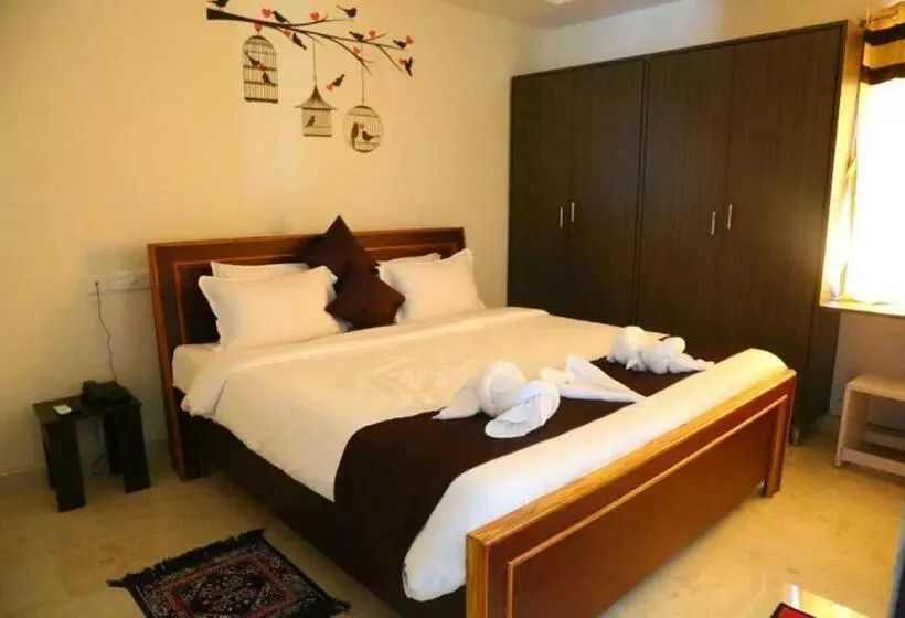هتل Homey Suites Vizag Beach