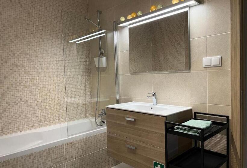 Mcramé Design Apt Sea View, Beachfront, Swimming Pool, 2bdr, 2bar, 6 Pax, Praia Da Rocha