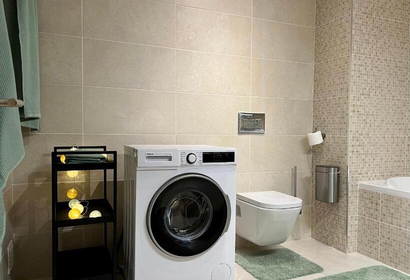 Mcramé Design Apt Sea View, Beachfront, Swimming Pool, 2bdr, 2bar, 6 Pax, Praia Da Rocha