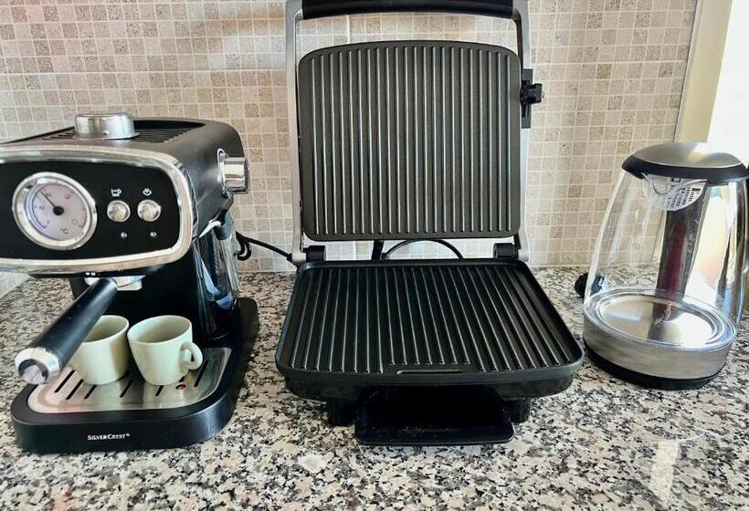 Mcramé Design Apt Sea View, Beachfront, Swimming Pool, 2bdr, 2bar, 6 Pax, Praia Da Rocha