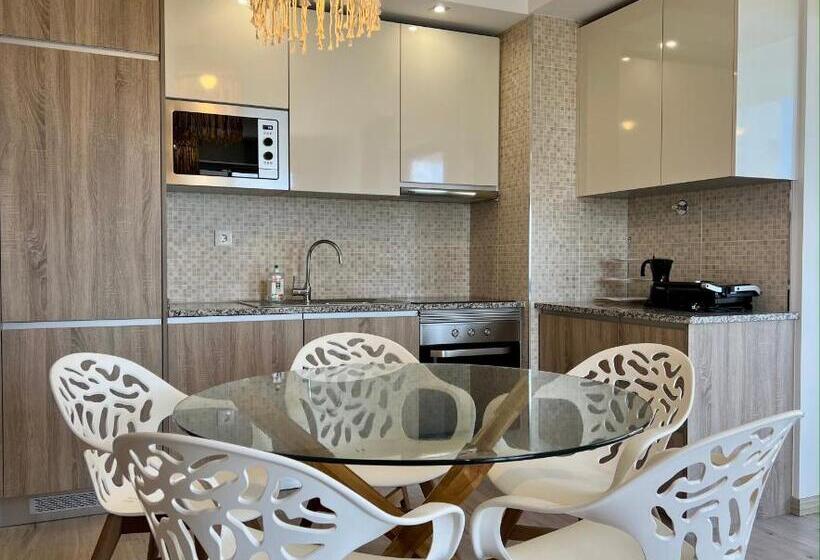 Mcramé Design Apt Sea View, Beachfront, Swimming Pool, 2bdr, 2bar, 6 Pax, Praia Da Rocha