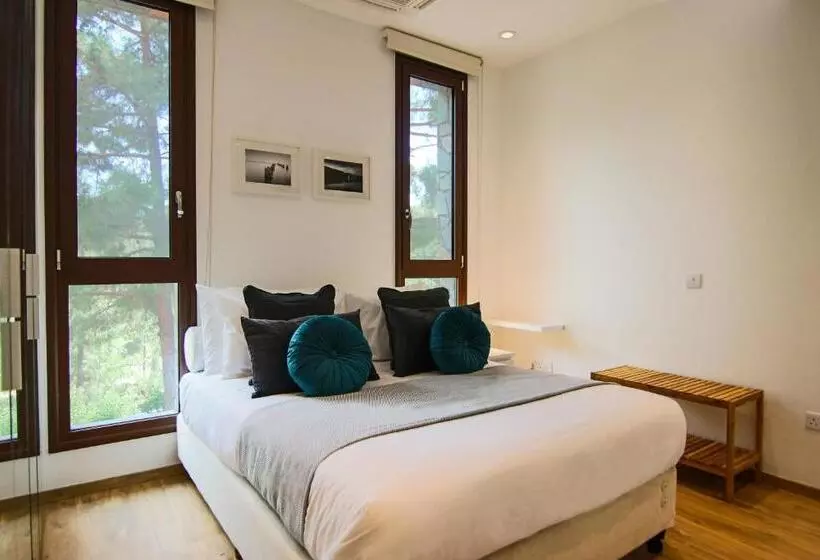Phaedrus Living: Forest View Luxury Villa Chantara