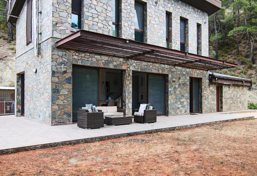 Phaedrus Living: Forest View Luxury Villa Chantara