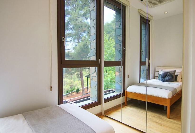 Phaedrus Living: Forest View Luxury Villa Chantara