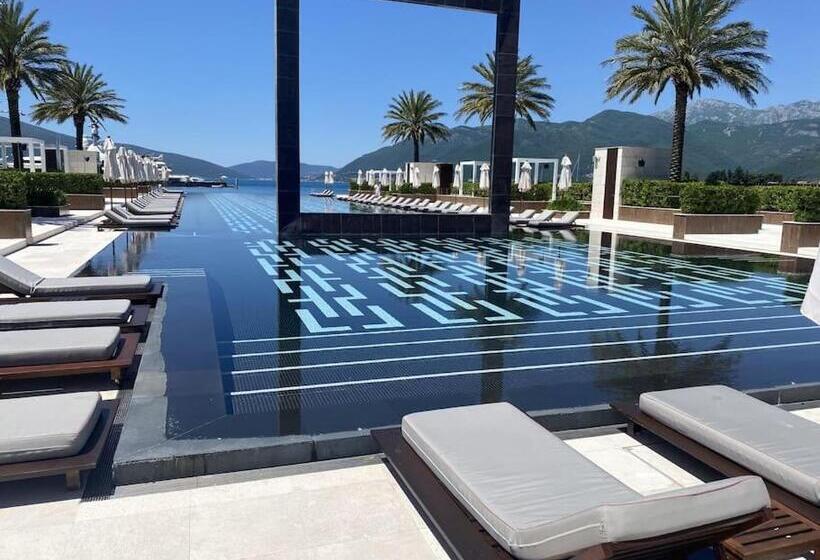Tivat Luxury Apartment With Beautiful Sea View