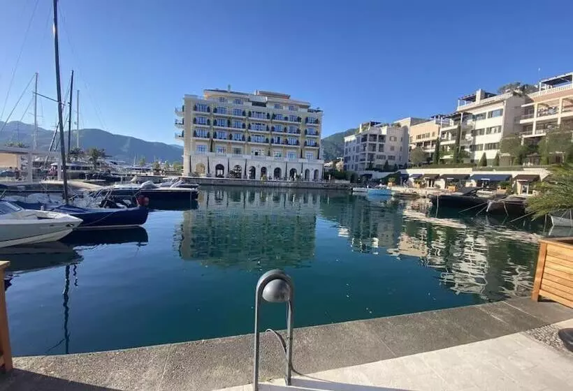 Tivat Luxury Apartment With Beautiful Sea View
