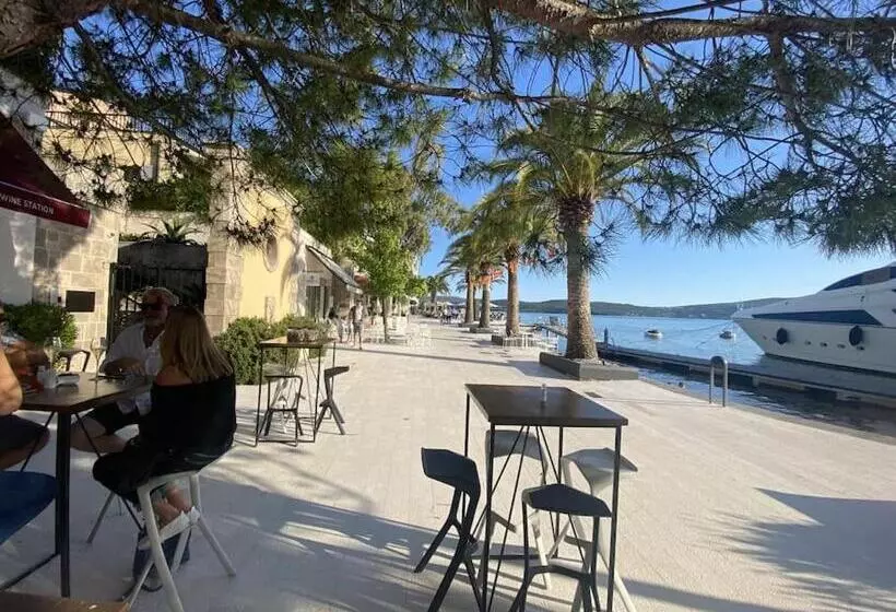 Tivat Luxury Apartment With Beautiful Sea View