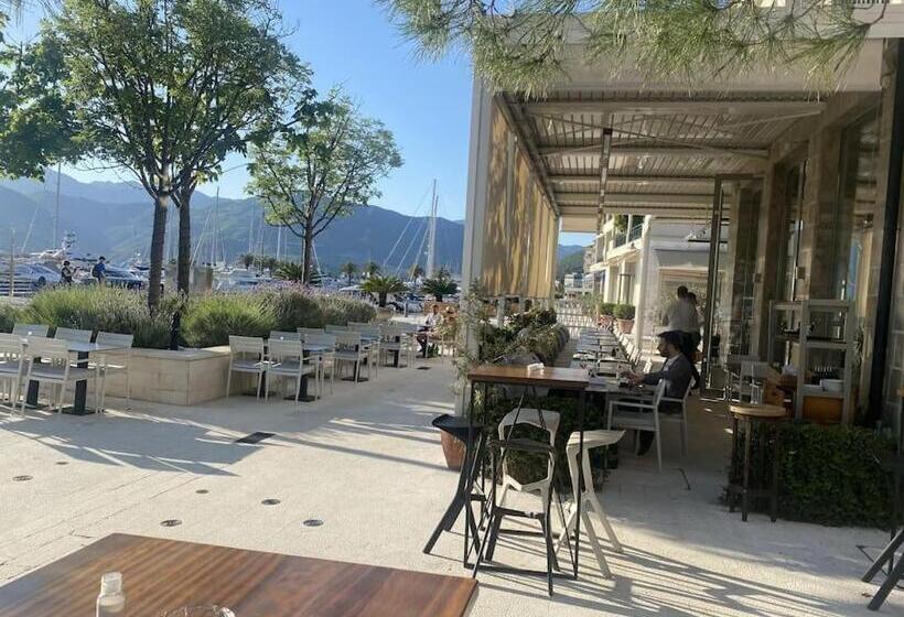 Tivat Luxury Apartment With Beautiful Sea View