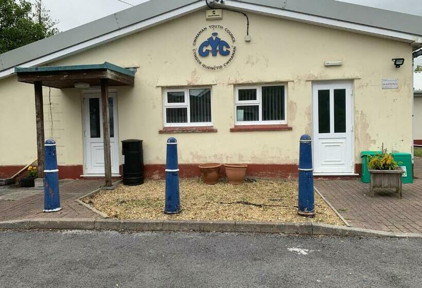 הוסטל Cwmaman Resource Centre And Bunkhouse