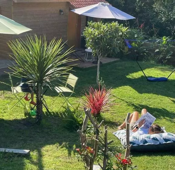 ペンション La Wodapalousa, Surf & Crossfit Guesthouse, 800m From Beach
