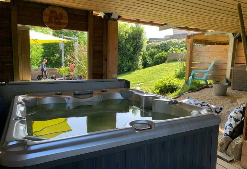 Pensionat La Wodapalousa, Surf & Crossfit Guesthouse, 800m From Beach