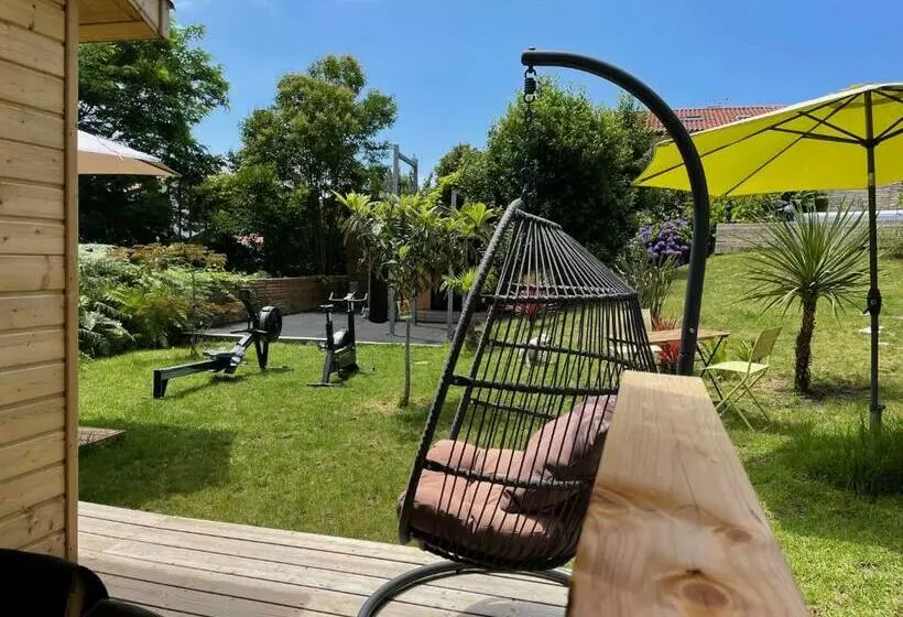 ペンション La Wodapalousa, Surf & Crossfit Guesthouse, 800m From Beach