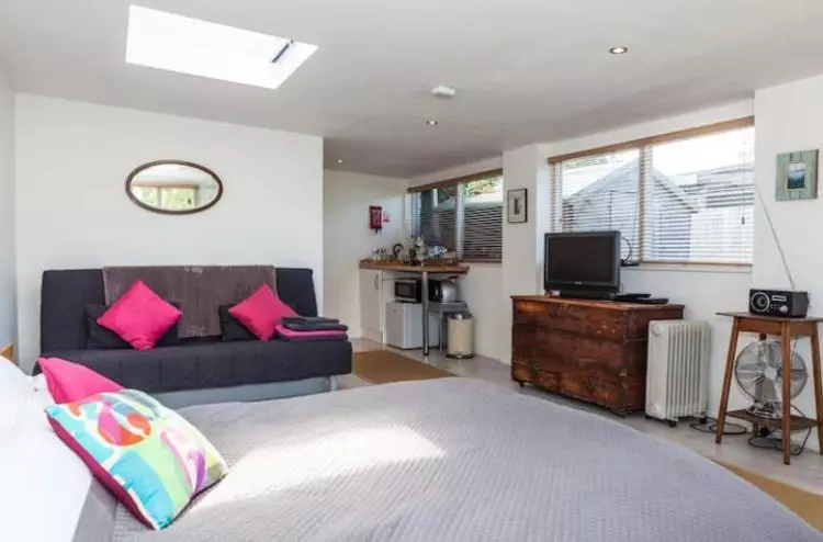 Majatalo The Studio Christchurch B&b Luxury Garden Room