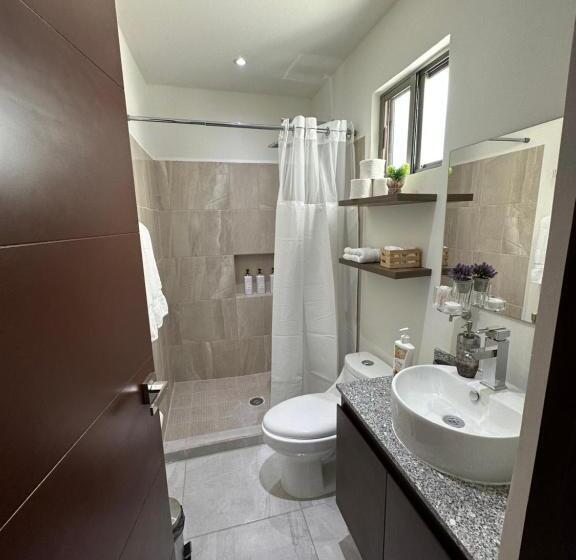 Tropical Modern Condo Amazing Pool!