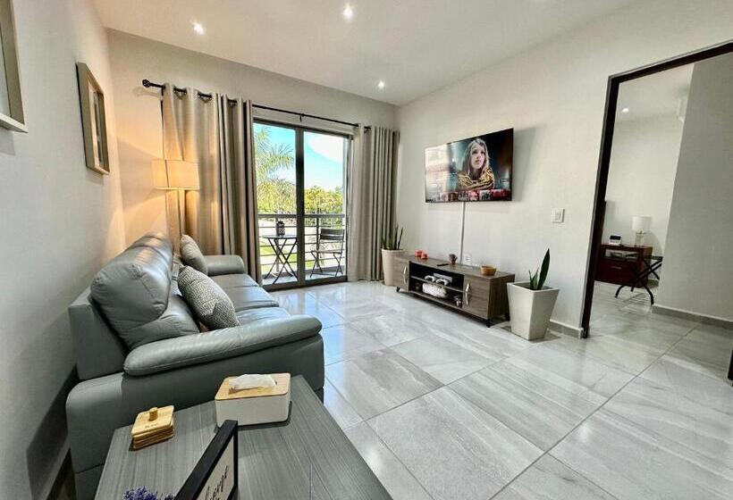 Tropical Modern Condo Amazing Pool!