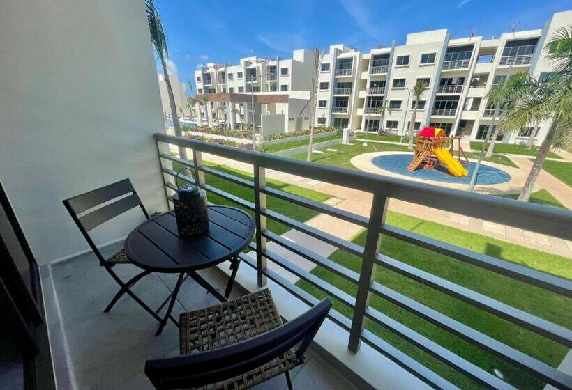 Tropical Modern Condo Amazing Pool!