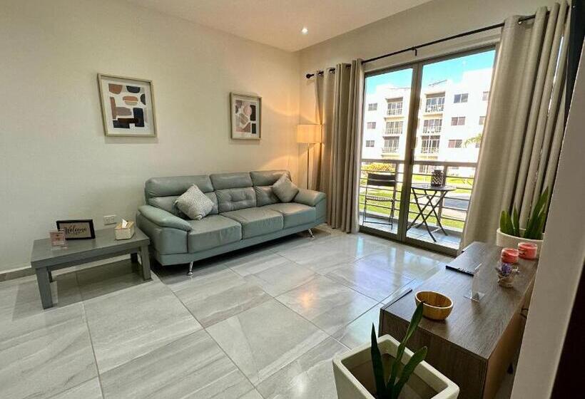 Tropical Modern Condo Amazing Pool!