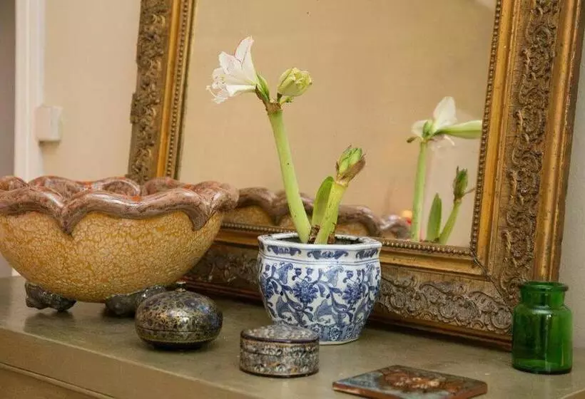 Aamiaismajoitus (B&B) Les Jardins Haute Couture