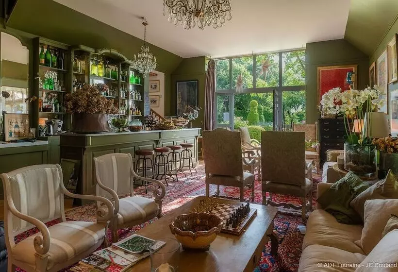 Aamiaismajoitus (B&B) Les Jardins Haute Couture