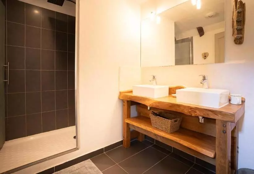 Grange Rénovée En Gîte/maison/chalet