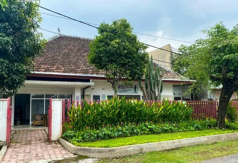 Hostel Wees Een Kind