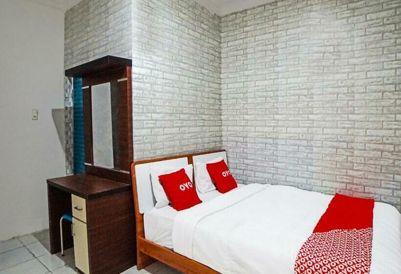 בית מלון כפרי Oyo 91418 Kantil Homestay Syariah