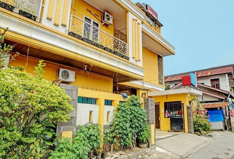 בית מלון כפרי Oyo 91418 Kantil Homestay Syariah