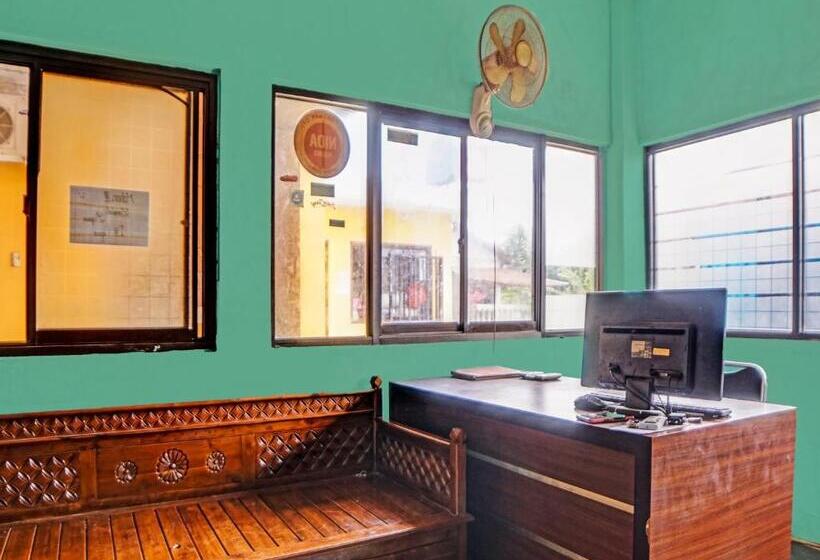 בית מלון כפרי Oyo 91418 Kantil Homestay Syariah